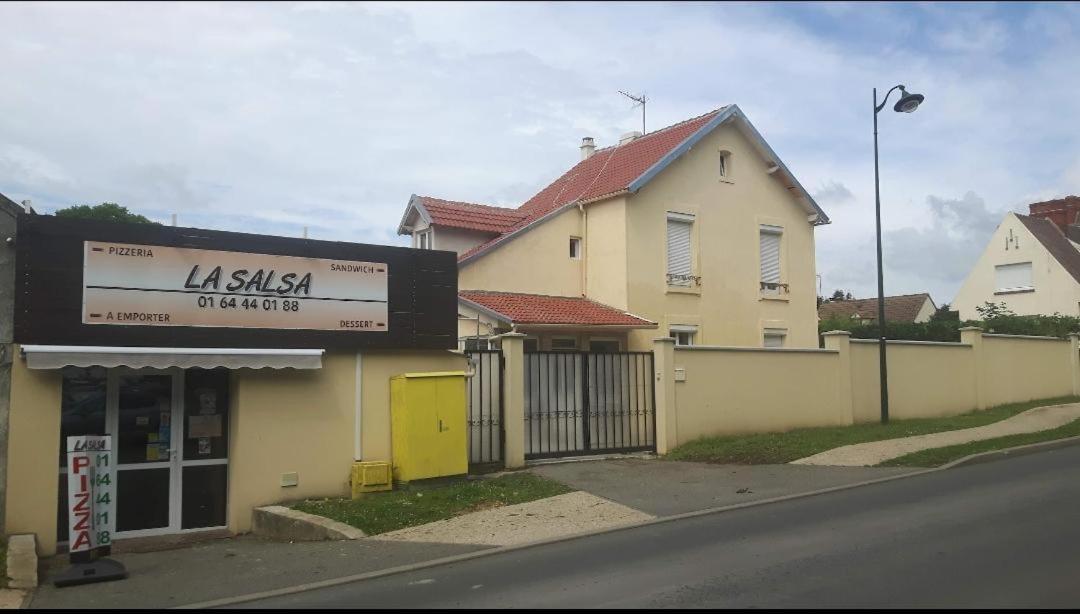 A 7 Minutes De L'Aeroport Cdg 1 Bed & Breakfast Thieux  Bagian luar foto